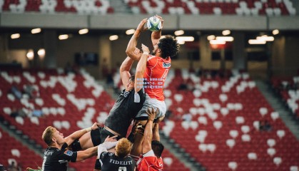 赛后情书，角球争议中红魔侥幸夺一分，蓝狮南大王啃下硬仗显峥嵘