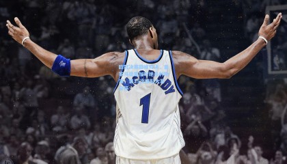 欧冠决赛巅峰对决，皇家马德里加时绝杀利物浦，第15次捧起大耳朵杯